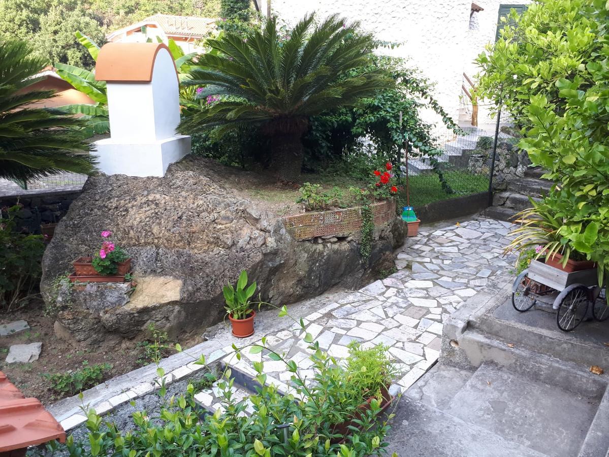 Ai Tre Limoni Bed and Breakfast Varazze Eksteriør billede